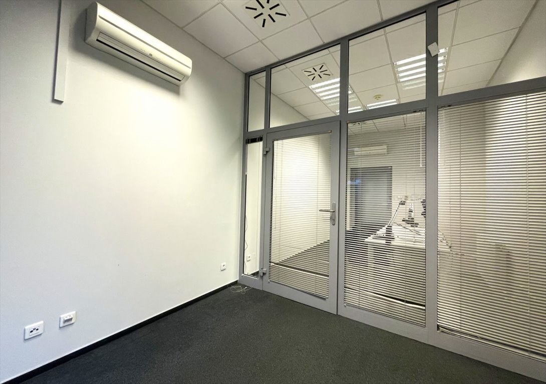 Lokal biurowy 95 m2 z rampą i parkingiem od zaraz Tajęcina  95m2 Foto 1