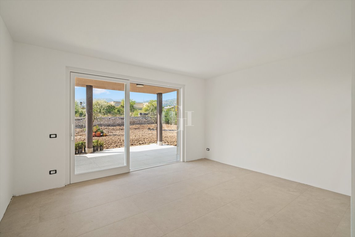 Nowoczesne 82 m² z ogrodem i widokiem na Gardę Włochy, Garda  82m2 Foto 1