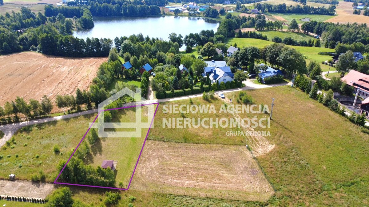 Działka budowlana z domkiem, uzbrojona, przy jeziorze Sierakowice  1 176m2 Foto 1