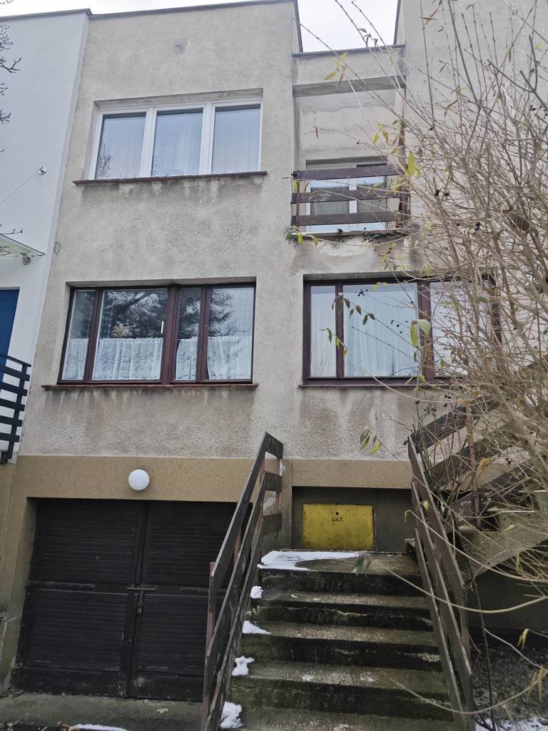 Narożny dom z ogrodem, 106 m2, do remontu, Wrocław Wrocław, Pierwiosnkowa  106m2 Foto 1