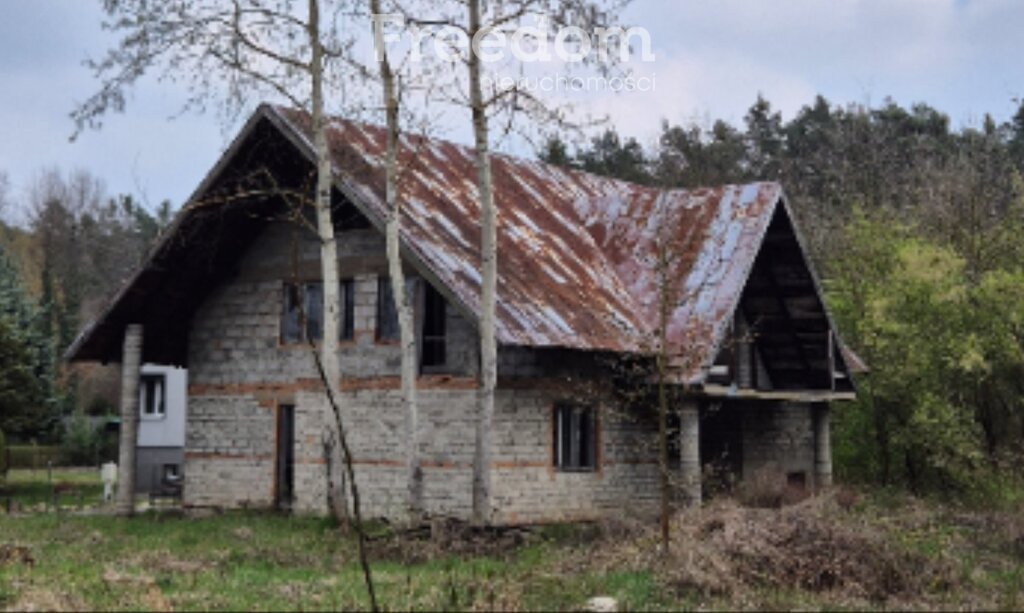 Dom wolnostojący z potencjałem, 6 pokoi, duża działka polecam Kościerzyce  181m2 Foto 1