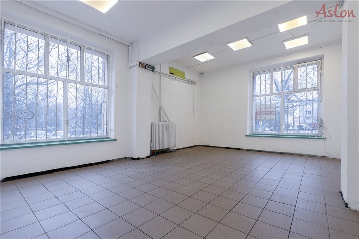 Lokal użytkowy 120 m² przy głównej alei w Tychach Tychy, C  91m2 Foto 1