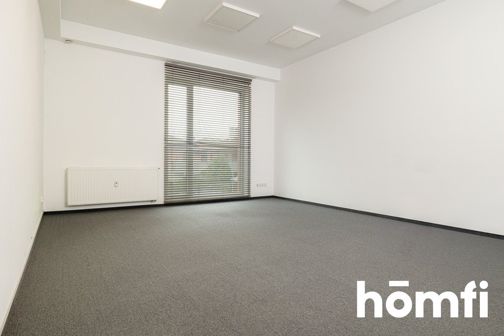 Nowoczesny lokal biurowy 30 m2 z parkingiem w Kiełczowie. Kiełczów, Agrestowa  29m2 Foto 1