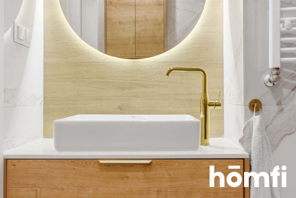 Mieszkanie trzypokojowe na sprzedaż Bielsko-Biała, Kamienica, al. Armii Krajowej  57m2 Foto 1