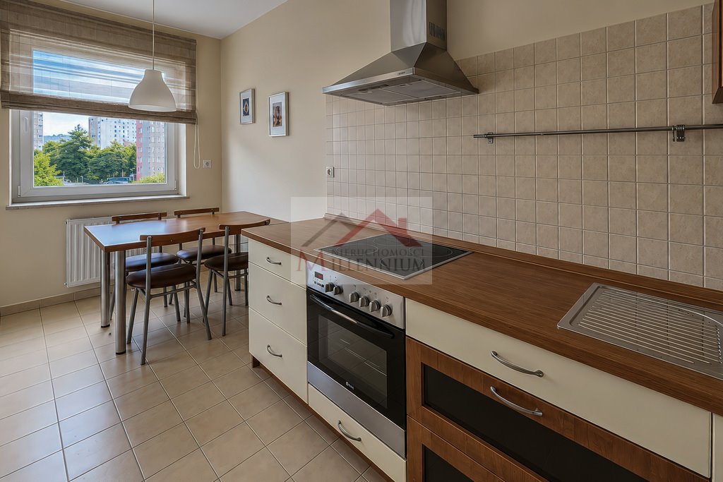 Przytulne 40 m² z dużym balkonem i widnym aneksem Warszawa  40m2 Foto 1