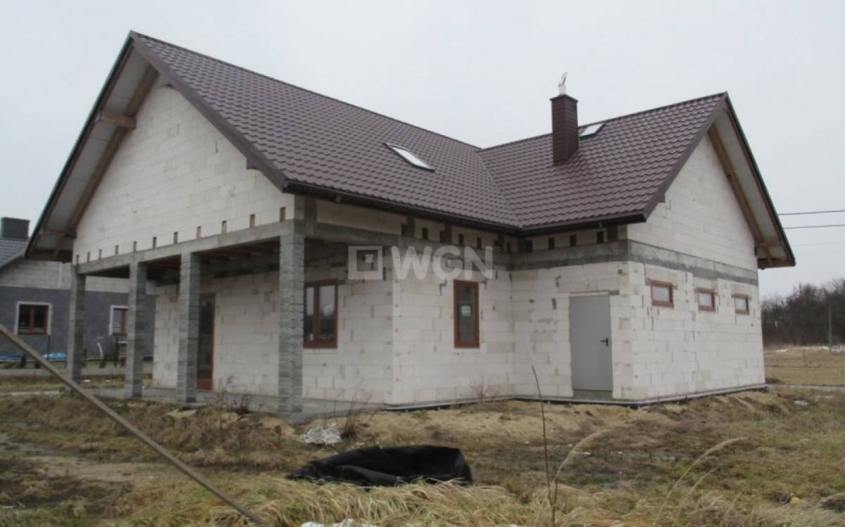 Na sprzedaż dom w Pińczycach z dużym potencjałem i garażem Pińczyce, Pińczyce  132m2 Foto 1