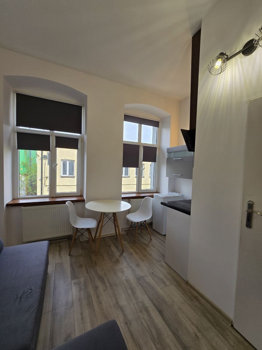 Przytulne 17 m² mieszkanie z aneksem, blisko centrum: Łódź Górna: Rzgowska