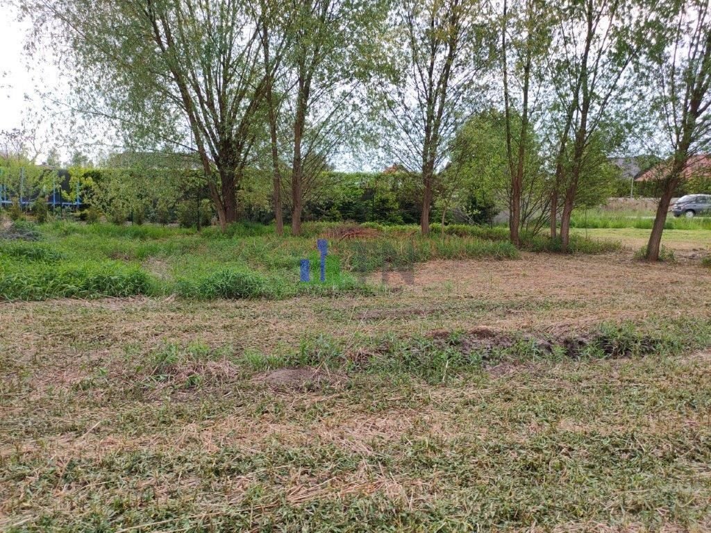 Sprzedam działkę 900 m² w Nadolicach Małych z mediami Nadolice Małe  900m2 Foto 1