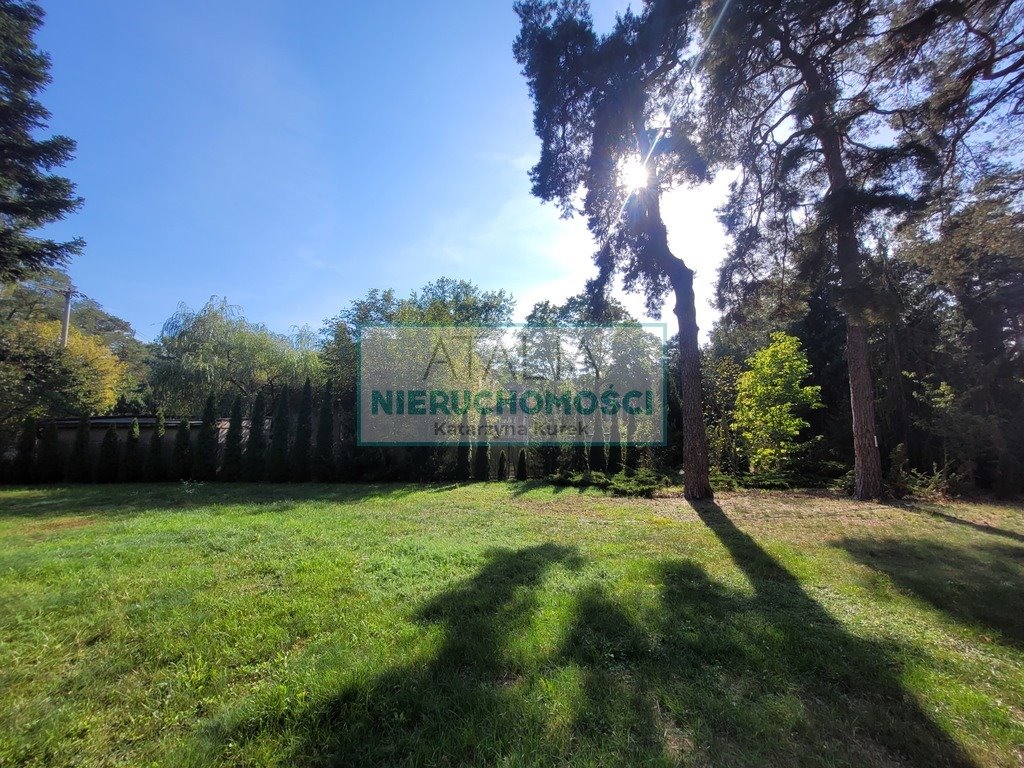 Działka 1674 m² z zielenią i mediami w Milanówku Milanówek  1 677m2 Foto 1