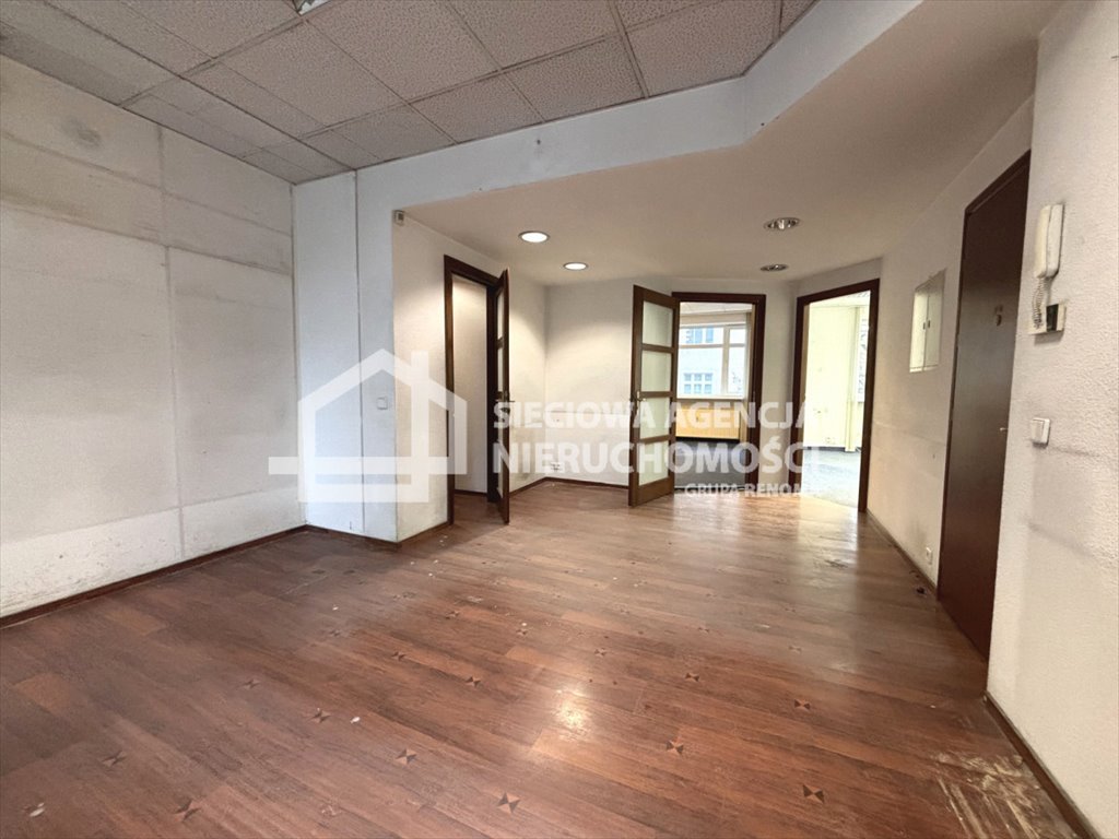 Na wynajem przestronny lokal 79 m² w Gdyni Śródmieście Gdynia, Śródmieście  79m2 Foto 1