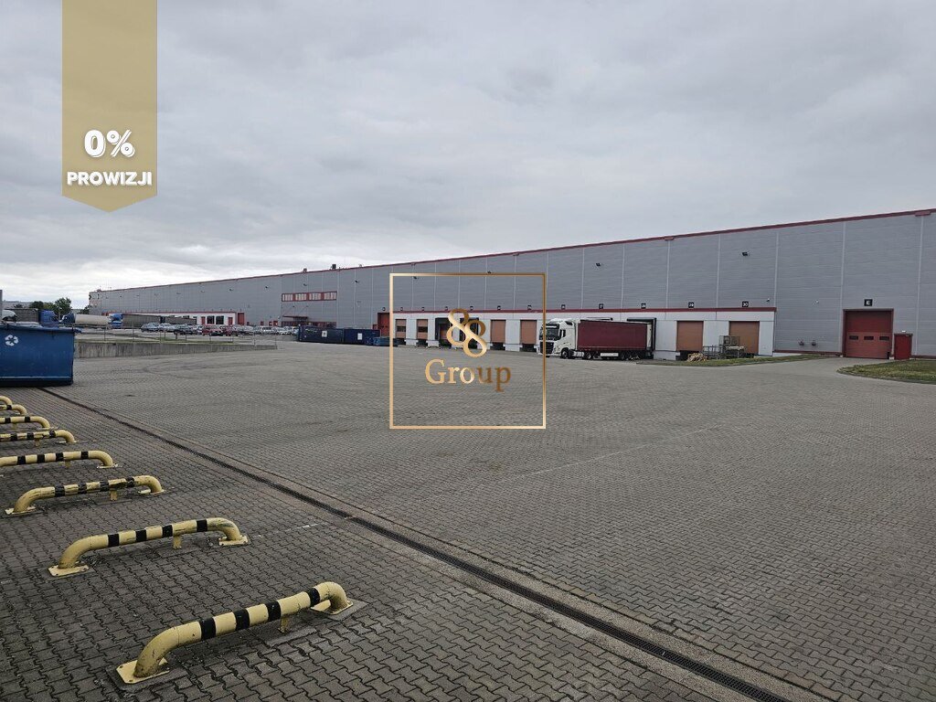 Magazyn 5619 m² z biurem, dokami i parkingiem TIR Łubna  5 619m2 Foto 1