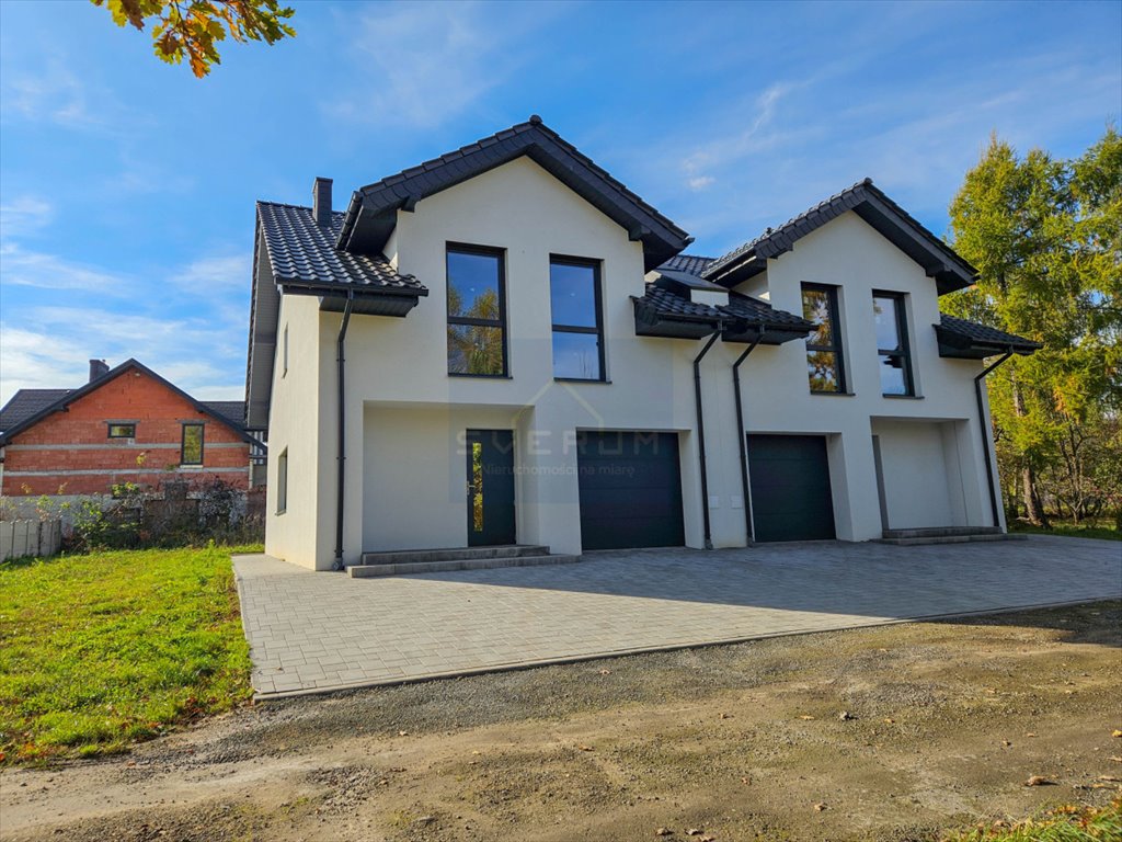 Dom bliźniak z garażem i dużą działką w Myszkowie Myszków  128m2 Foto 1