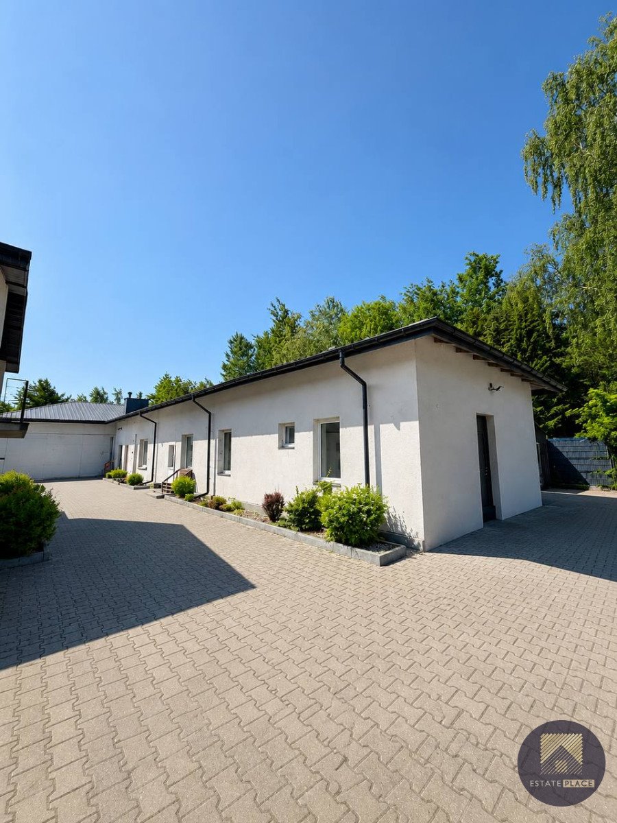 Na wynajem przestronny obiekt magazynowo-usługowy 200 m² w Nadarzynie Nadarzyn  200m2 Foto 1