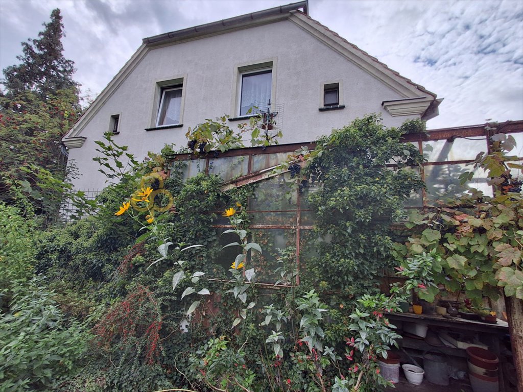 Dom z potencjałem, 3 km od Żar, garaż i 2 mieszkania Sieniawa Żarska  163m2 Foto 1