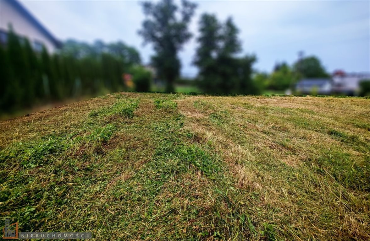 Działka budowlana na sprzedaż Bosutów  1 837m2 Foto 1
