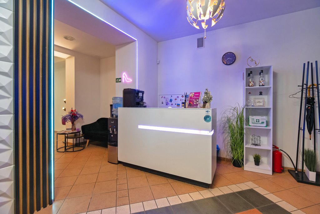 Salon kosmetyczny 110 m2 z wyposażeniem i rozbudowaną ofertą Poznań  110m2 Foto 1