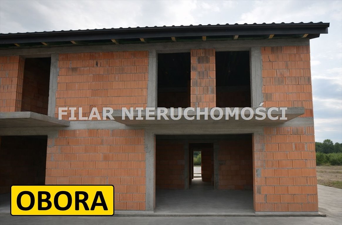 Dom z dużymi sypialniami i garażem w Oborze Obora  125m2 Foto 1