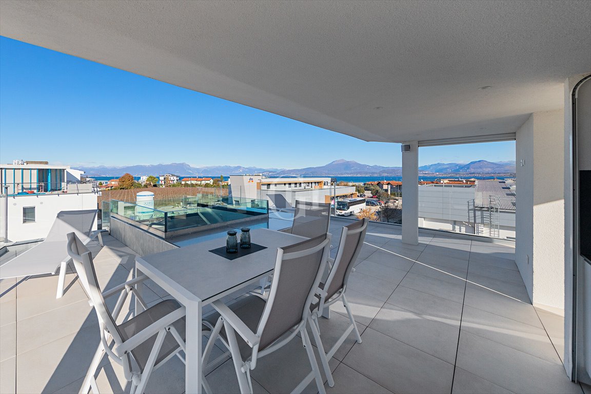 Mieszkanie dwupokojowe na sprzedaż Włochy, Peschiera del Garda  76m2 Foto 1