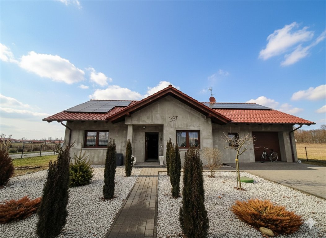 Nowoczesny dom z garażem i dużą działką w Poniatowicach Poniatowice, Poniatowice 33F  125m2 Foto 1