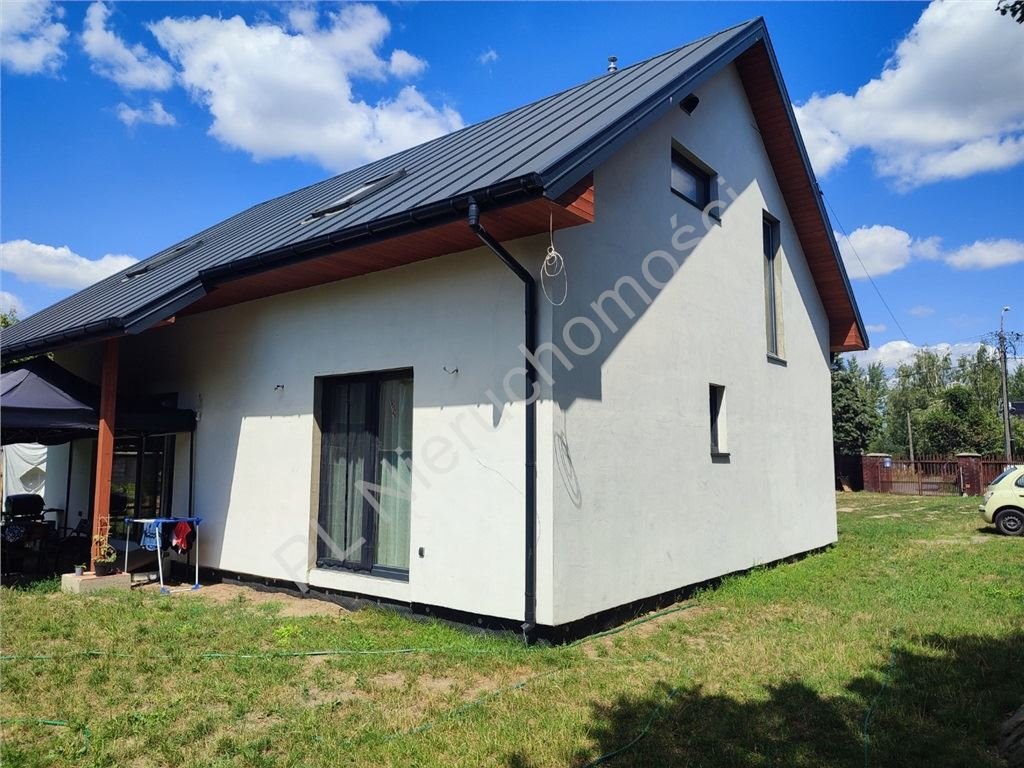 Dom wolnostojący z drugim domem na działce 1400 m2 Kanie  163m2 Foto 1