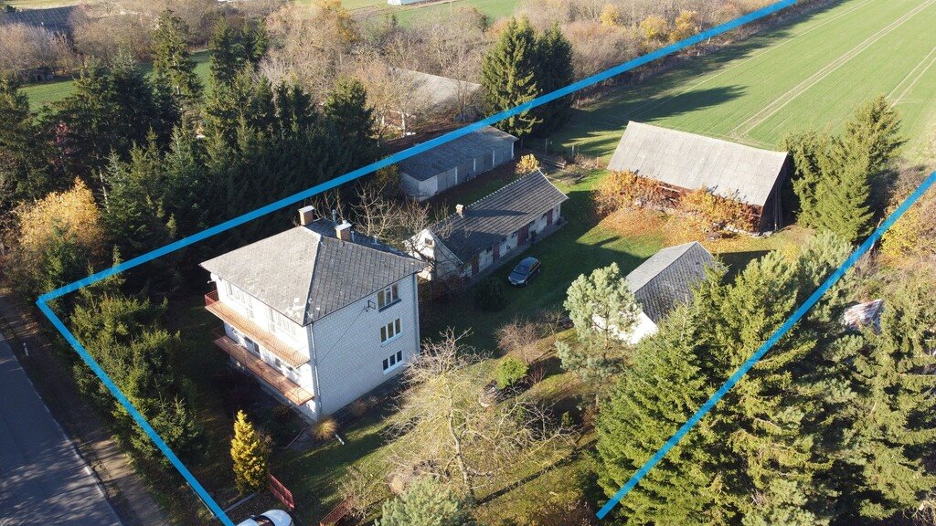 Przestronny dom 220 m2 na dużej działce 2,6 ha z garażami i budynkami Czarnolas  220m2 Foto 1