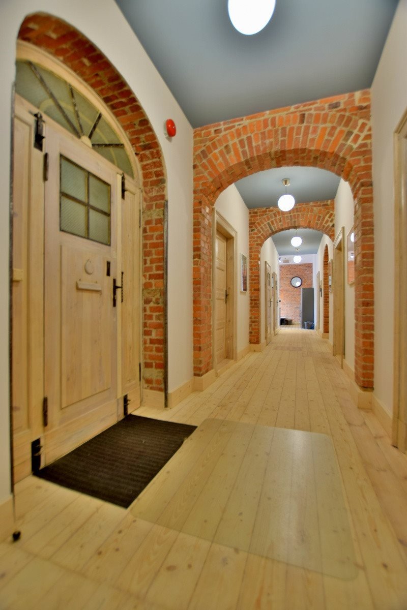 Przestronne 10-pokojowe mieszkanie z 1920 r. z 3 balkonami Wrocław  181m2 Foto 1