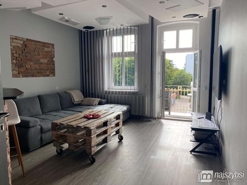 Mieszkanie trzypokojowe na sprzedaż Kołobrzeg, Centrum Miasta  67m2 Foto 1