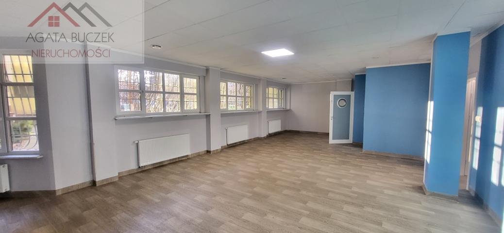 Wrocław, Krzyki: 525 m² – idealny lokal na usługi i biuro Wrocław, Krzyki  525m2 Foto 1