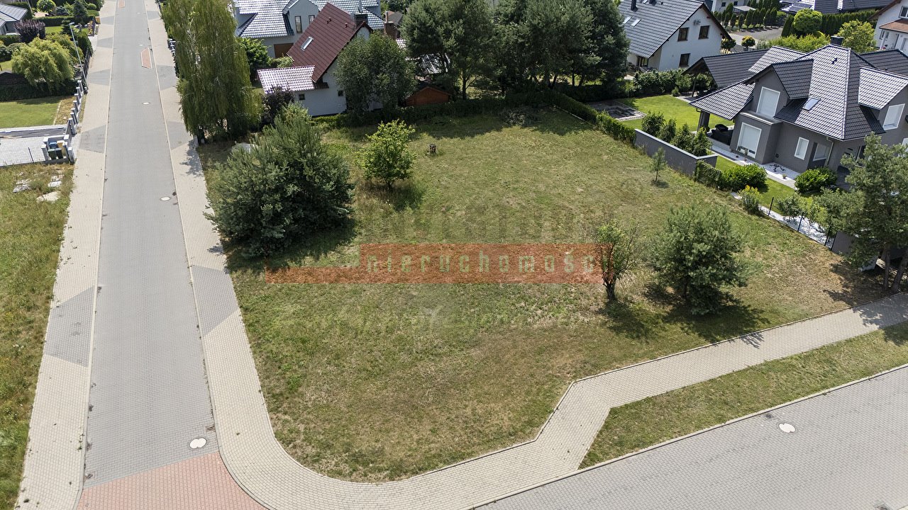 Do sprzedania działka 13 arów w Luboszycach z mediami i spokojną okolicą Luboszyce  1 300m2 Foto 1