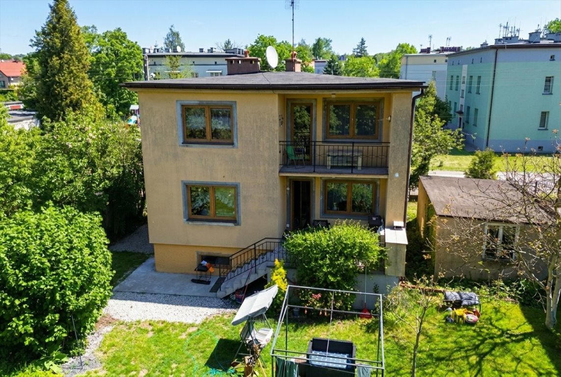 Dom wolnostojący z garażem i możliwością powiększenia działki zapraszam Jaworzno, Jarzębinowa  88m2 Foto 1