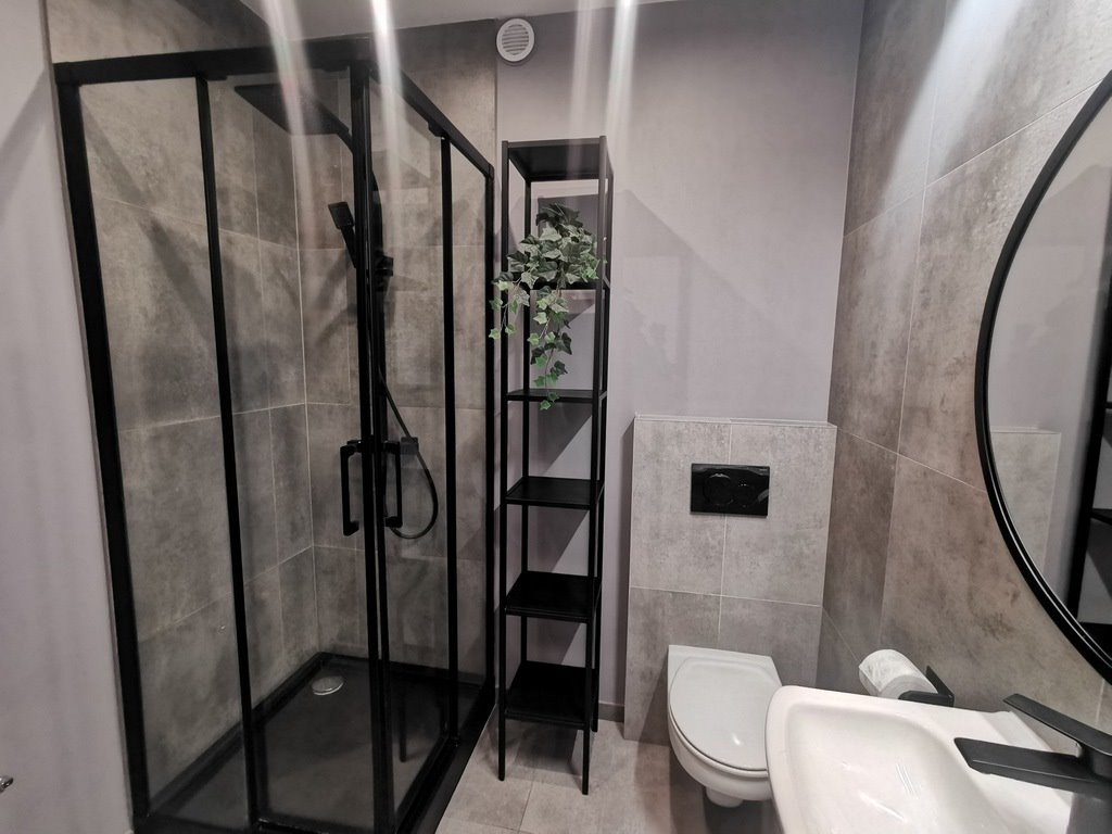 Mieszkanie dwupokojowe na sprzedaż Gliwice, Wincentego Styczyńskiego  59m2 Foto 1