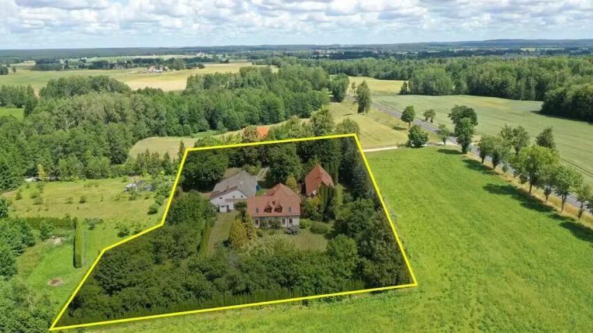 Siedlisko na Mazurach z 9 pokojami i potencjałem na agroturystykę Kolonia Pozezdrze  500m2 Foto 1