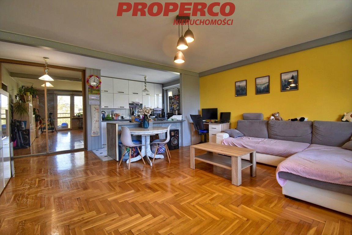 Mieszkanie trzypokojowe na sprzedaż Kielce, Podkarczówka, Fosforytowa  73m2 Foto 1