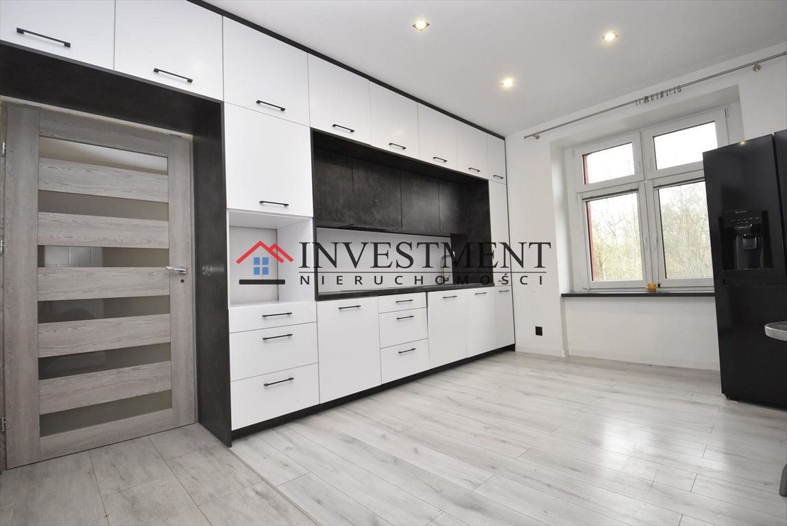 Przestronne 75 m² z piecami kaflowymi i miejscem postojowym Świętochłowice  75m2 Foto 1