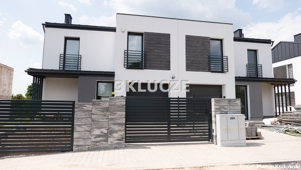 Nowoczesny dom 153 m2 z garażem, ogrzewaniem podłogowym Jakubowice Konińskie  153m2 Foto 1