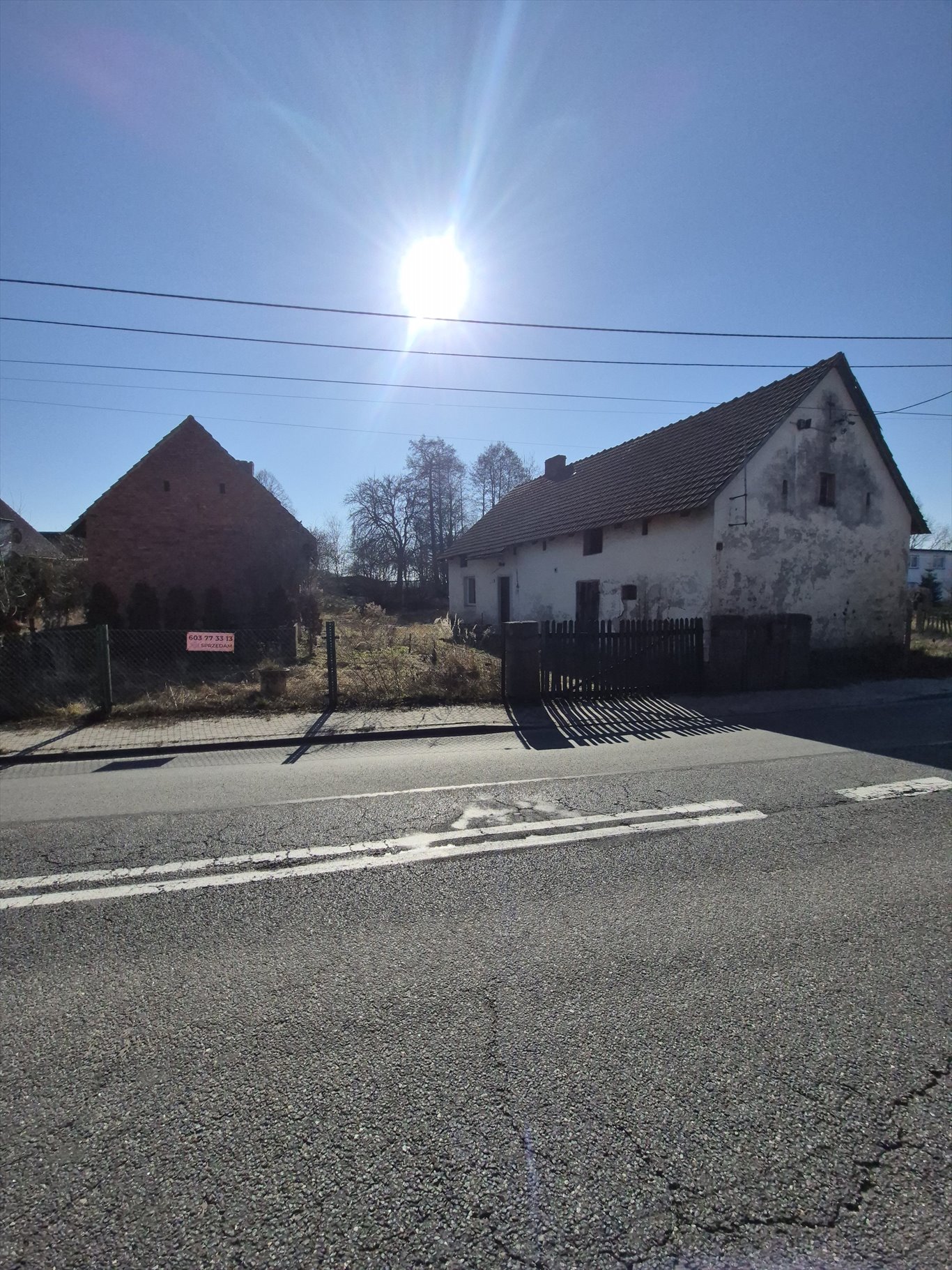 Działka z domem i budynkiem gospodarczym przy głównej drodze Sierakowice, Kozielska 43  2 832m2 Foto 1