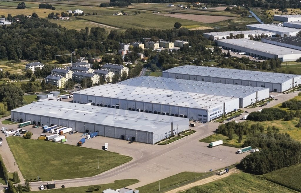 Magazyn 4 608 m² z dokami, blisko Warszawy Pass  4 608m2 Foto 1