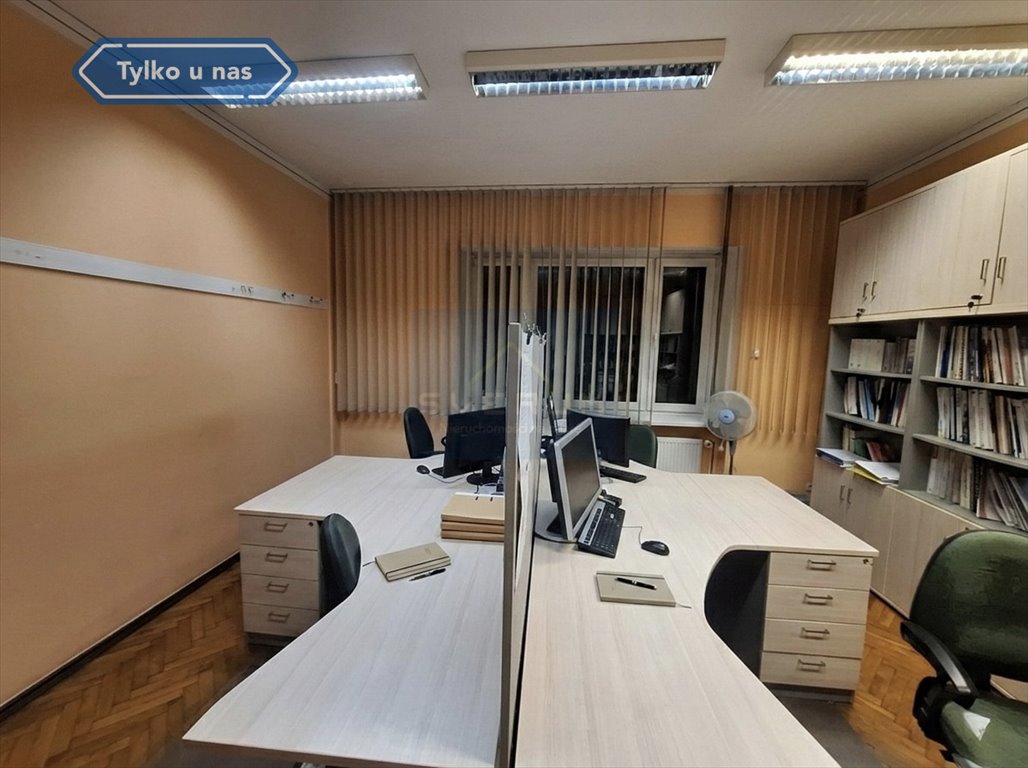 Przestronny lokal 440 m² z garażami i dogodną lokalizacją Częstochowa  440m2 Foto 1