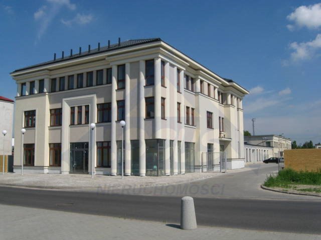 Nowoczesne biuro 311 m2 w kameralnym budynku z parkingiem Warszawa, Włochy  311m2 Foto 1