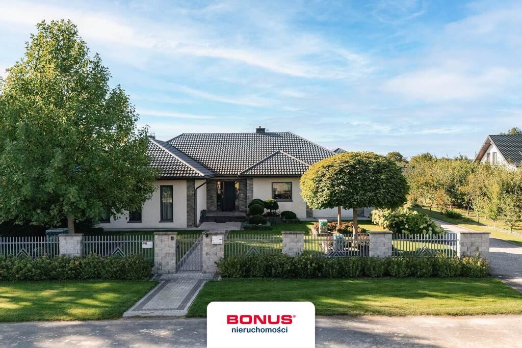 Przestronny dom z basenem - 205 m², ogród, garaż 4 auta Ludwików  205m2 Foto 1