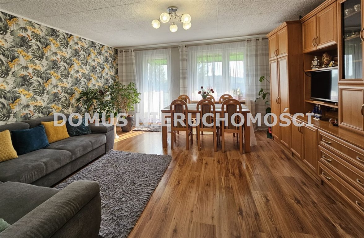 Mieszkanie trzypokojowe na sprzedaż Jeżew, Jeżew  68m2 Foto 1