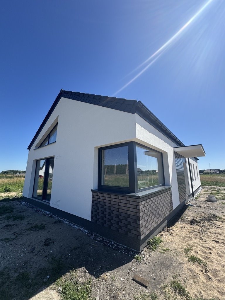 Dom na sprzedaż Niedźwiedź  137m2 Foto 1