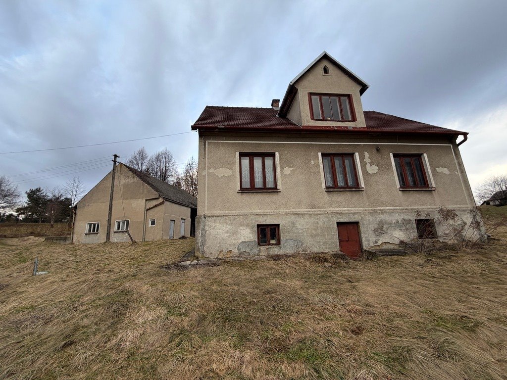 Dom do remontu z dużą działką i stodołą w Czechówce Czechówka, Akacjowa  100m2 Foto 1