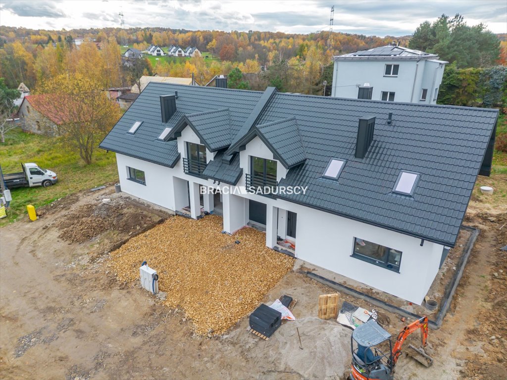Nowoczesny dom bliźniak z garażem i ogrodem, 160 m2 Koźmice Wielkie  160m2 Foto 1