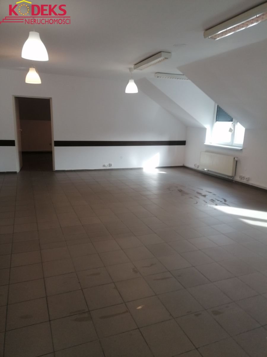 Na wynajem przestronny lokal 110 m² w Legionowie: Legionowo