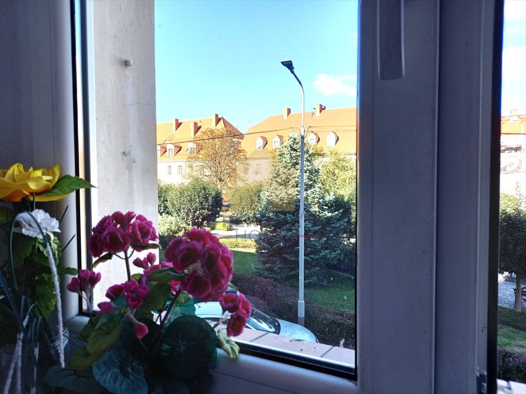 Zapraszam do jasnej kawalerki 27 m² z osobną kuchnią w centrum Piławy Górnej Piława Górna  27m2 Foto 1