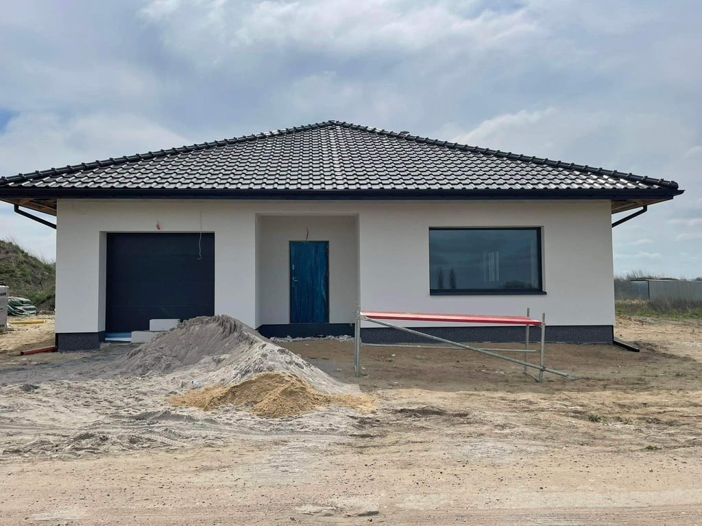 Na sprzedaż dom 179 m² z garażem, ogrzewaniem podłogowym i tarasem Bobolin  180m2 Foto 1