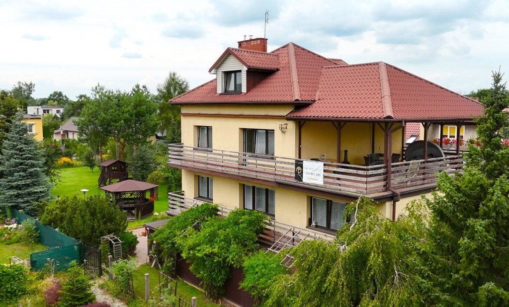 Przestronny dom 312 m2 z dużym tarasem i ogrodem Kielce, Białogon  312m2 Foto 1