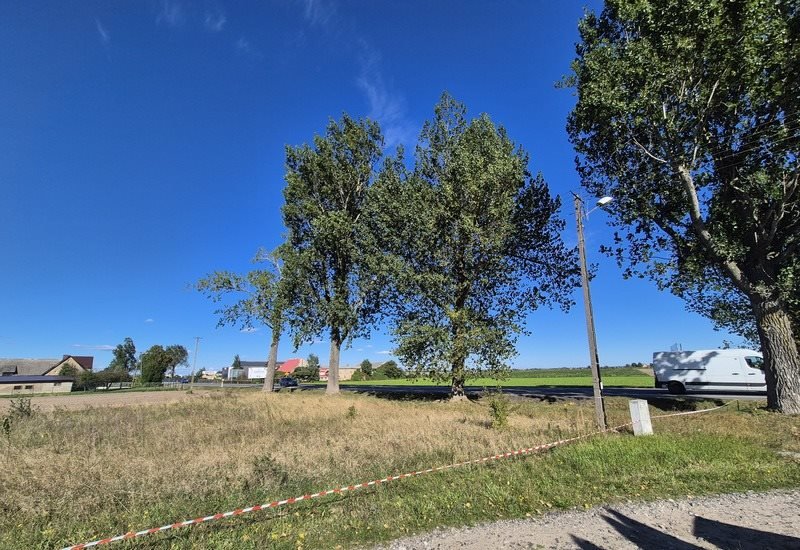 Działka 1415 m² z warunkami zabudowy i mediami - Gniezno Goślinowo  1 415m2 Foto 1