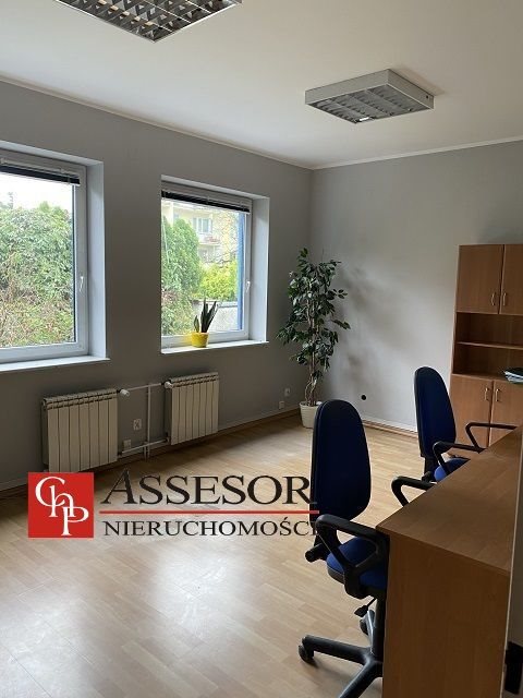 Nowoczesny lokal biurowy 18m2 z parkingiem w centrum Kalisza Kalisz, Asnyka  18m2 Foto 1